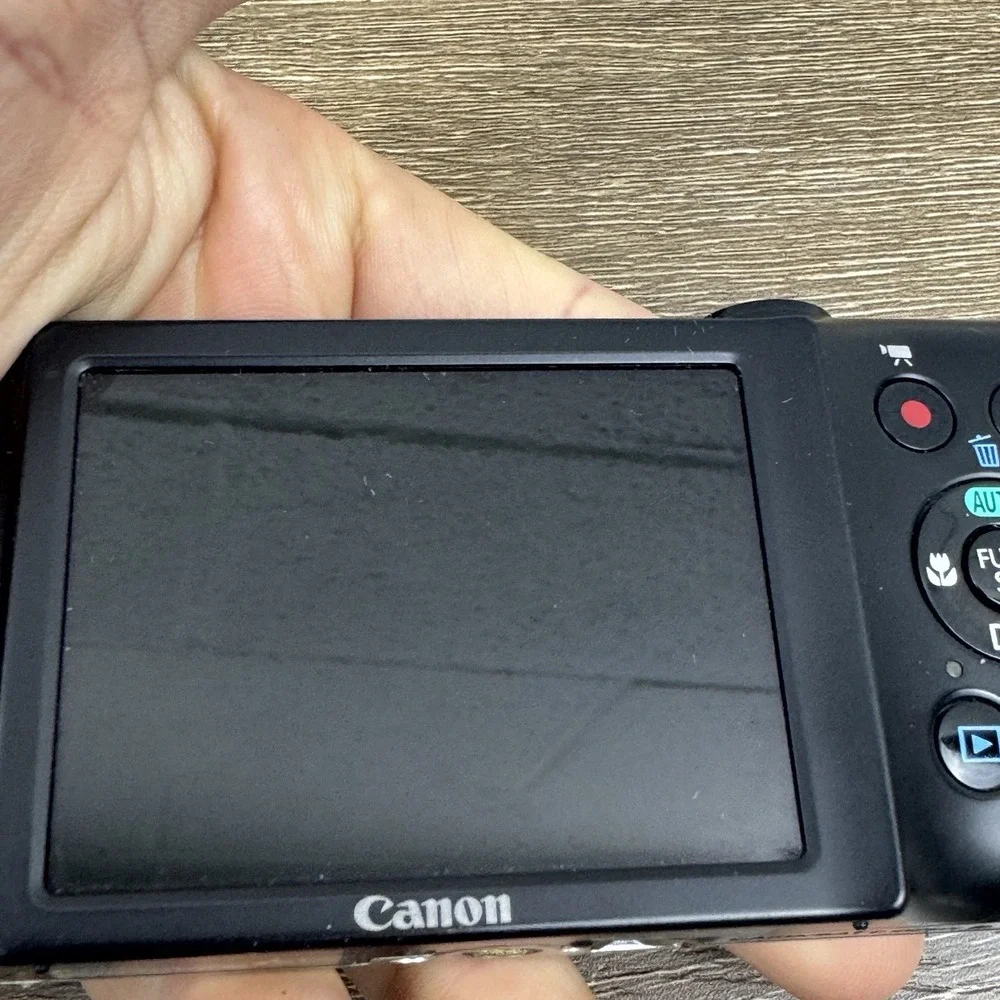 Canon PowerShot A2300 16.0MP Digital Camera Silver w/5x Zoom Bundle